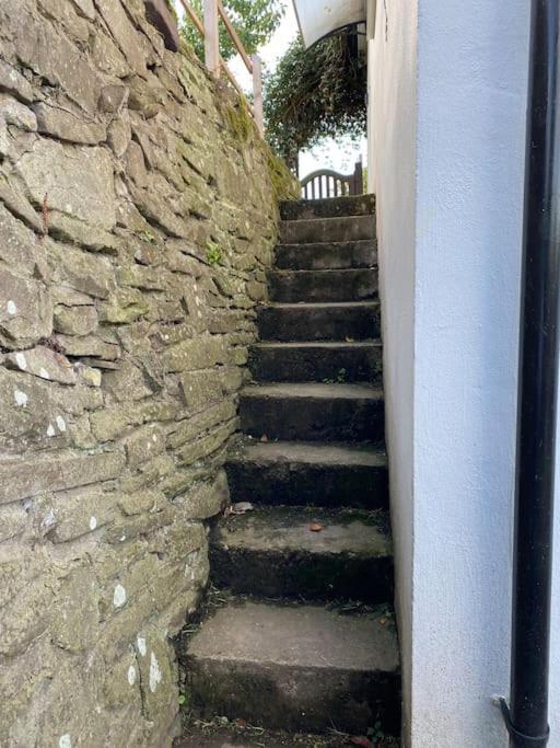 Couples Getaway, With Mountain Views/Dog Friendly Villa Crickhowell Exterior photo