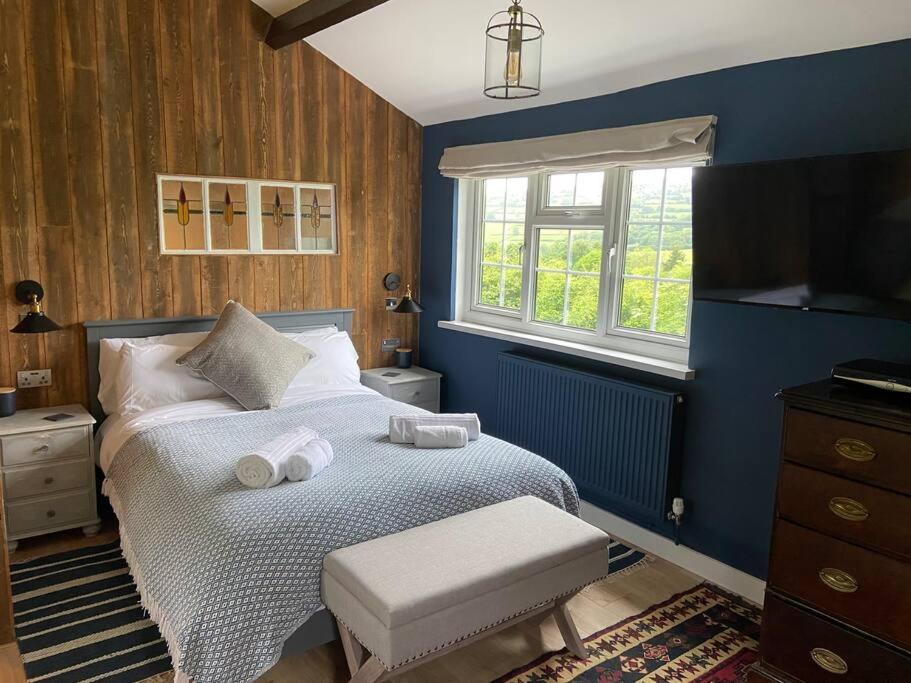 Couples Getaway, With Mountain Views/Dog Friendly Villa Crickhowell Exterior photo