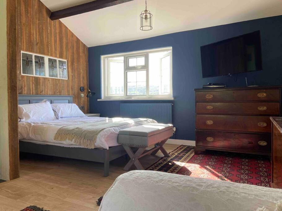 Couples Getaway, With Mountain Views/Dog Friendly Villa Crickhowell Exterior photo
